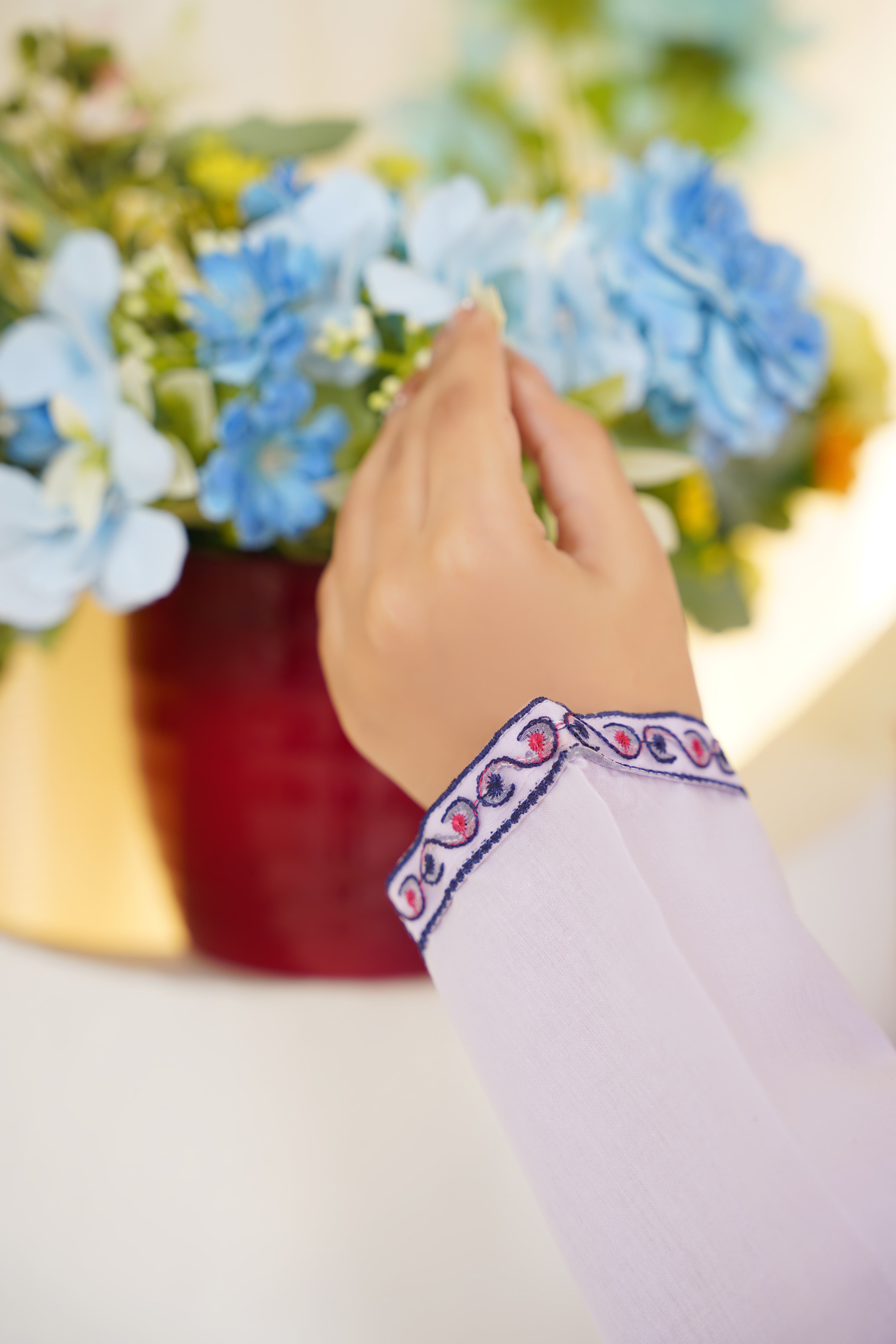 Velora 2Pc - Embroidered Cambric Cotton Pret